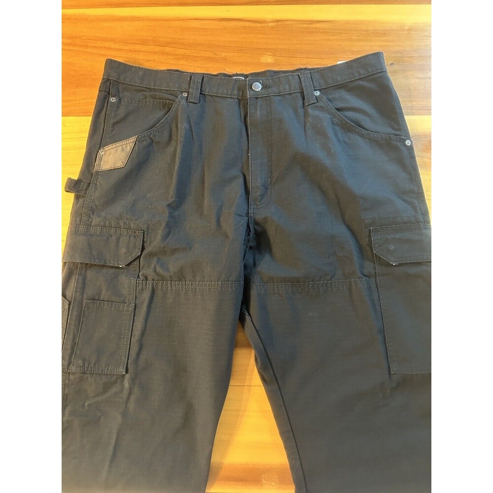 Wrangler Workwear Ranger Relaxed Fit Men’s Cargo Pants. 40x30. Black. NWT